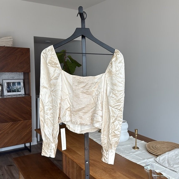 Reformation Chiara Silk top size 2 - Picture 3 of 3